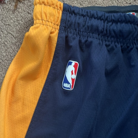Men’s Xl Nike Utah Jazz basketball shorts in excellent condition. - Picture 2 of 7